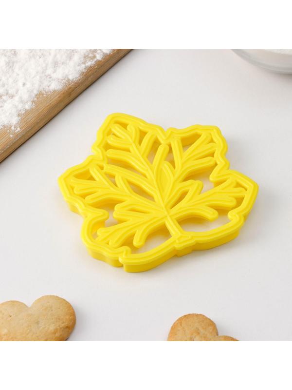 Форма для вырезки теста «Листочек», цвет жёлтый