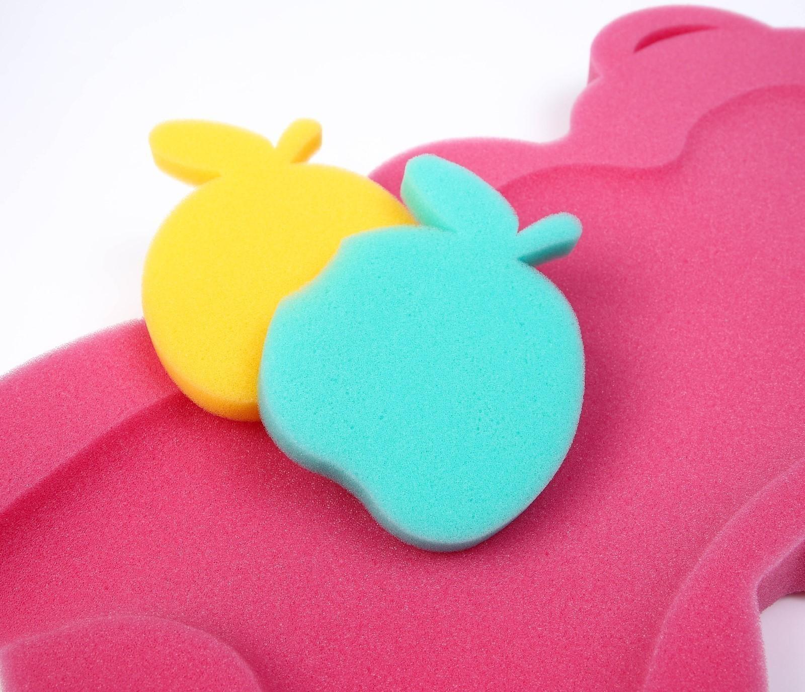 Подкладка для купания макси «Мишка», цвет красный/розовый, 55х30х6см