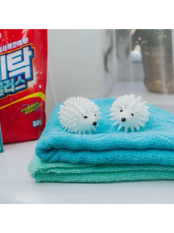 Шарики для стирки белья Доляна «Ёжики», 2 шт, цвет белый