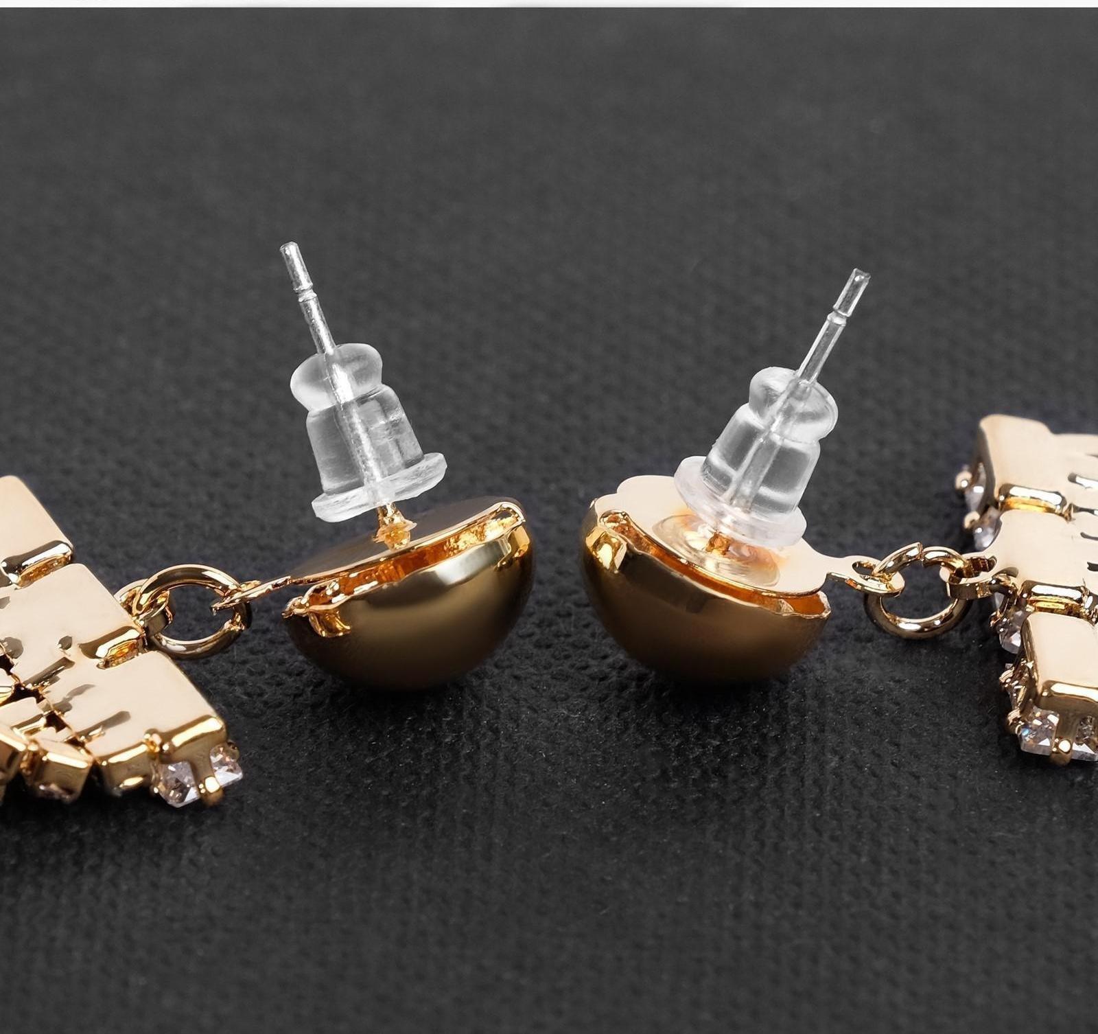 Серьги висячие со стразами 