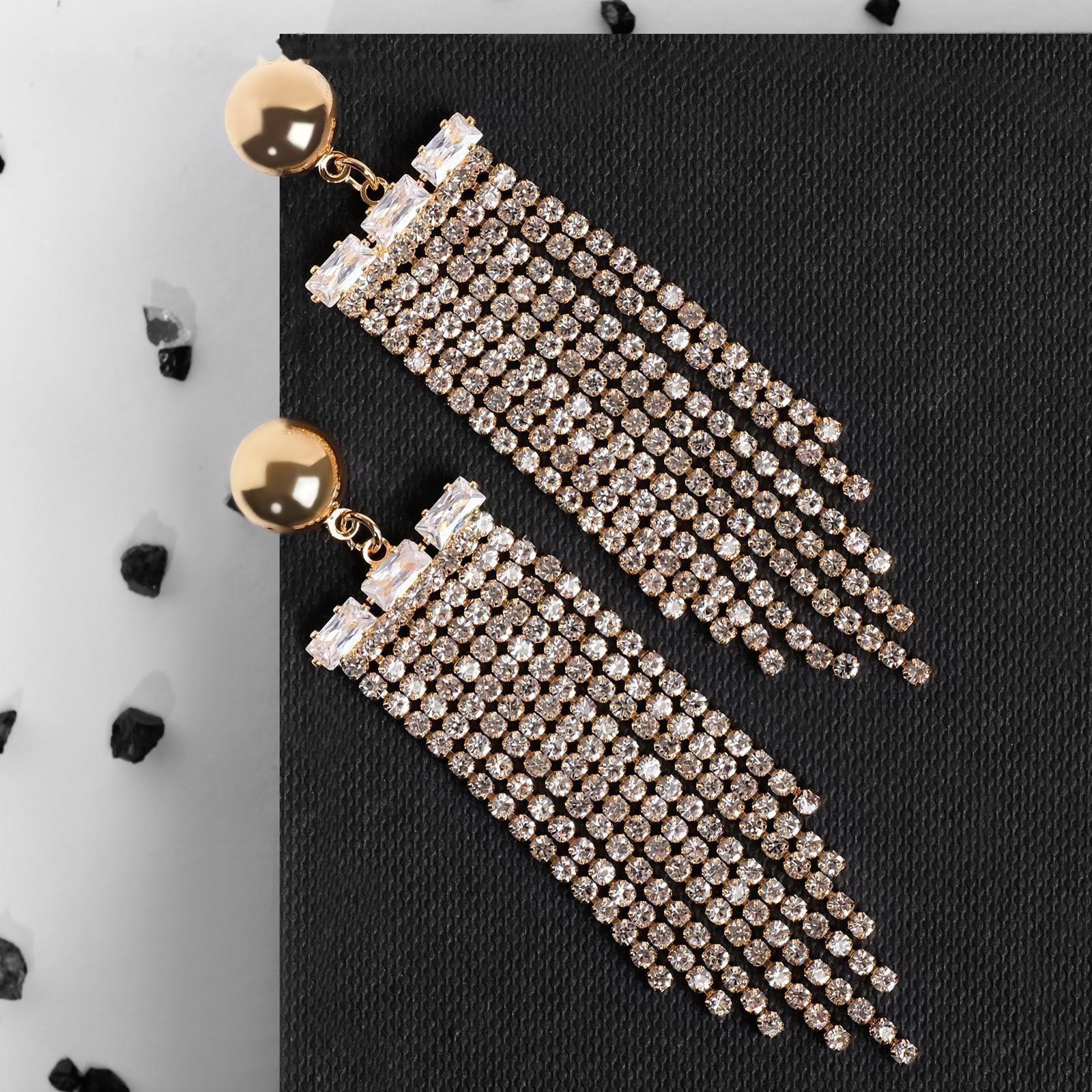 Серьги висячие со стразами 