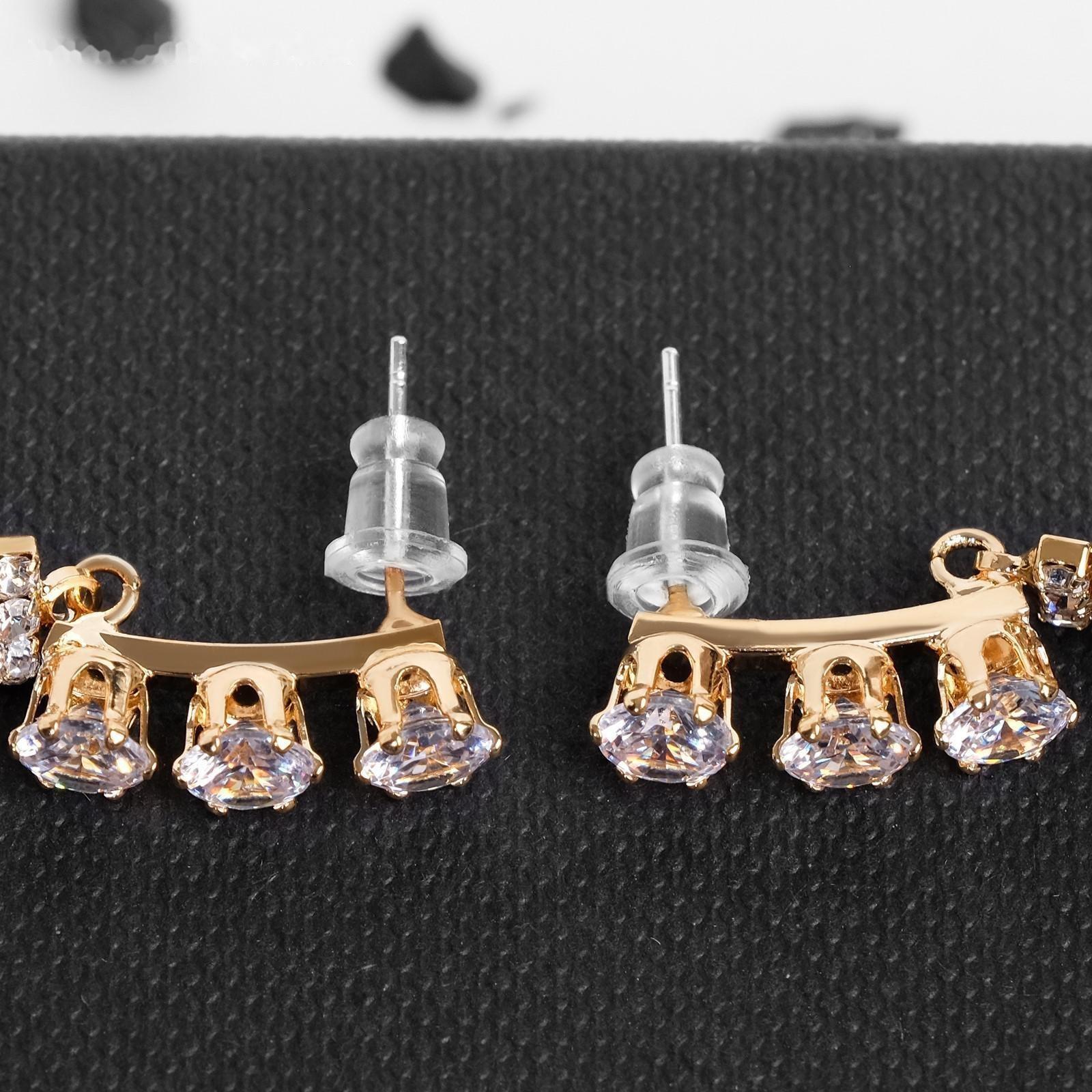 Серьги висячие со стразами 