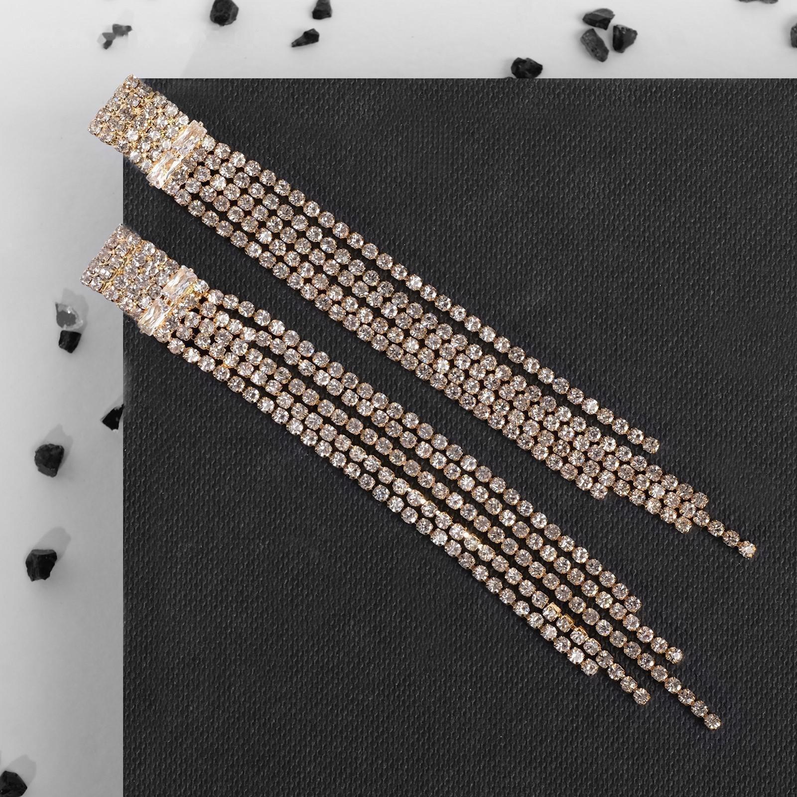 Серьги висячие со стразами 