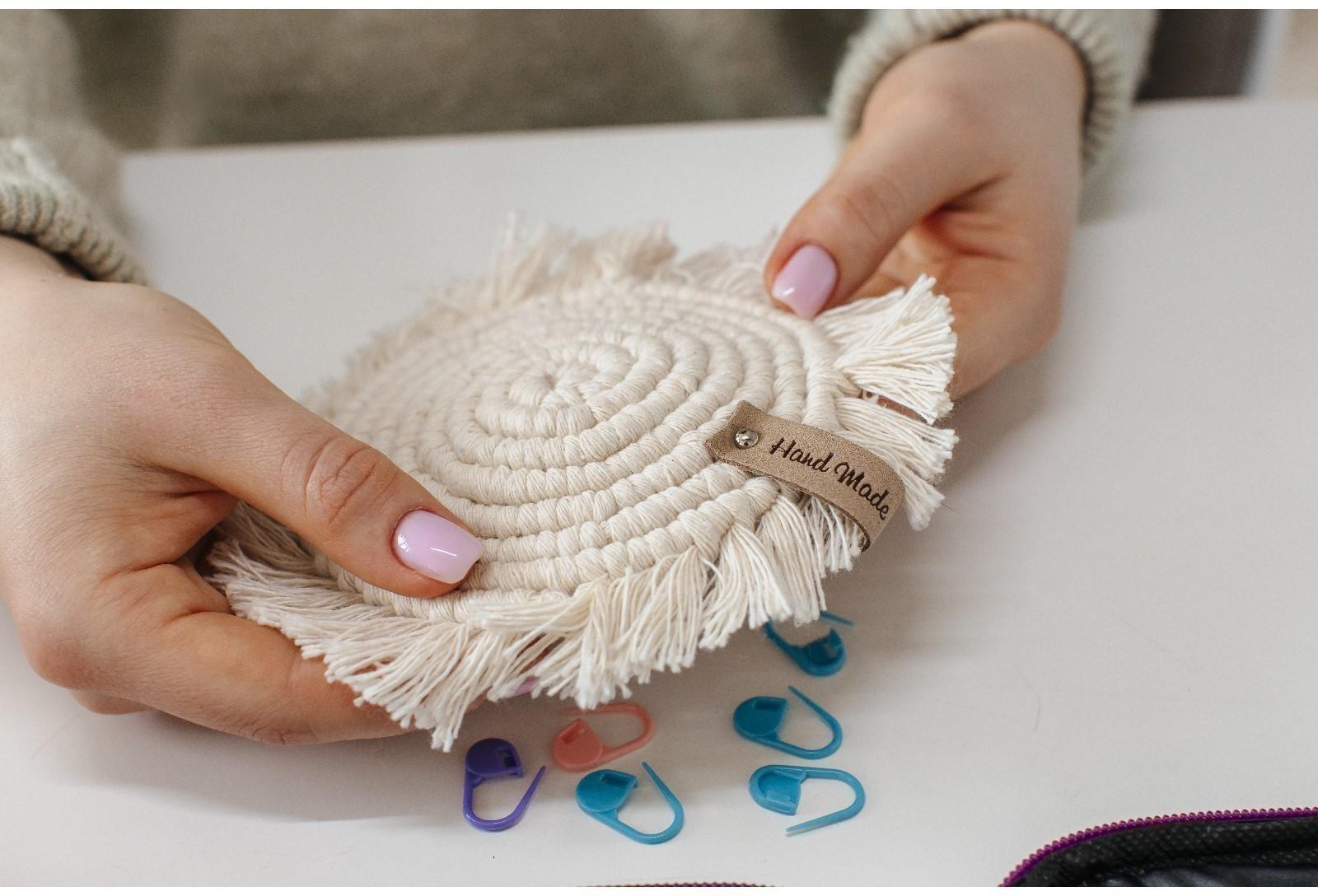 Бирка с кнопкой «Hand made», 8 × 1,5 см, 10 шт, цвет бежевый