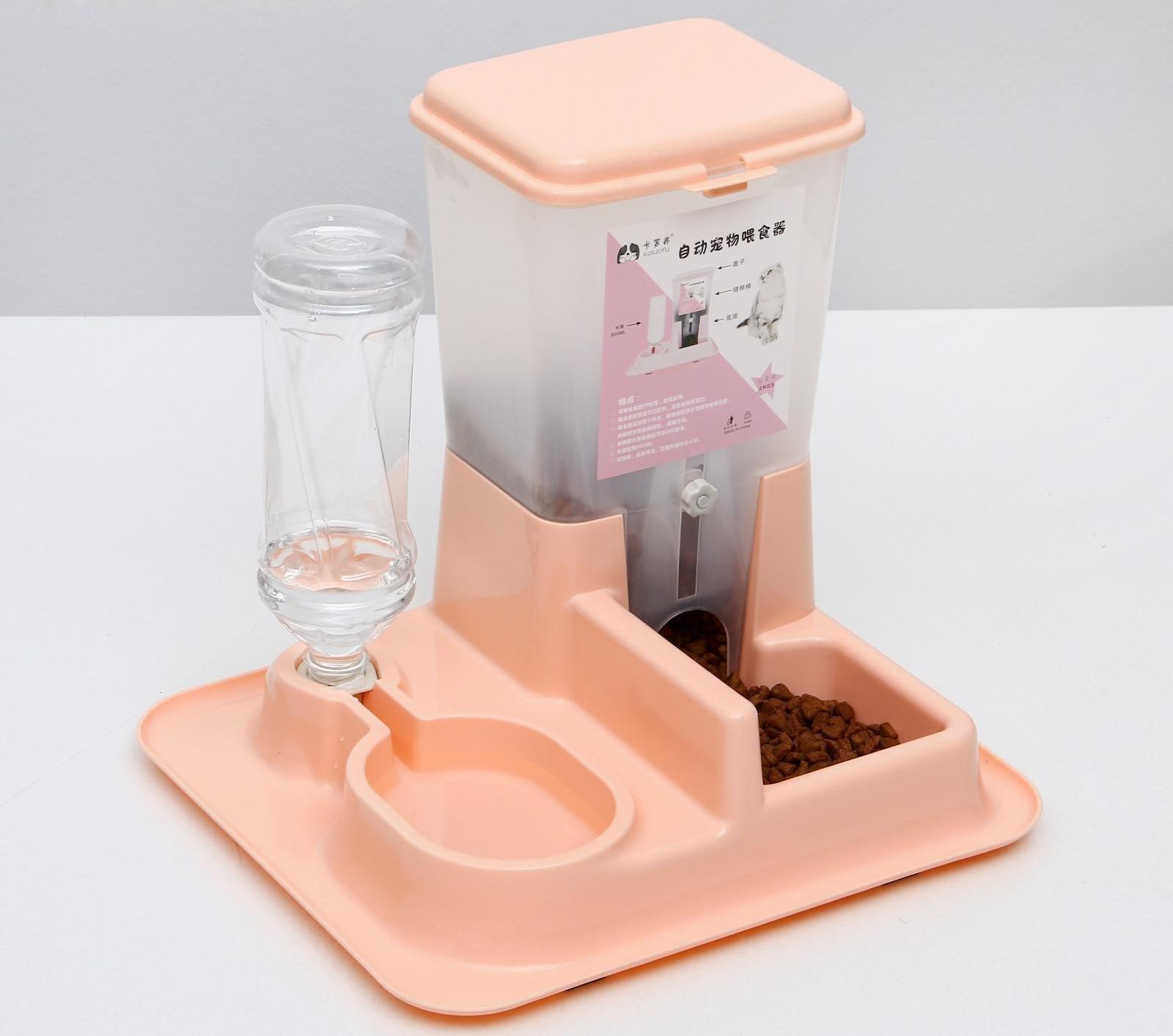 Комплекс: контейнер для корма 38х22х34 см (1,5 кг), съемная миска и поилка, персиковый