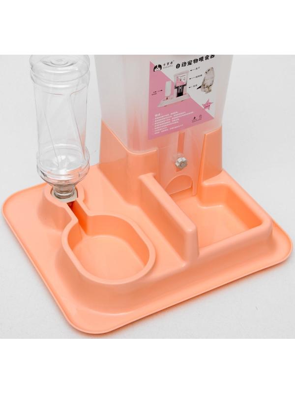 Комплекс: контейнер для корма 38х22х34 см (1,5 кг), съемная миска и поилка, персиковый