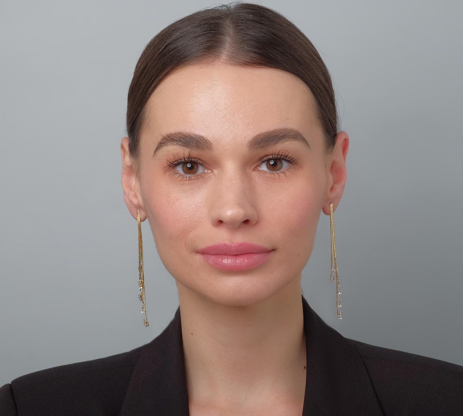 Серьги висячие со стразами 