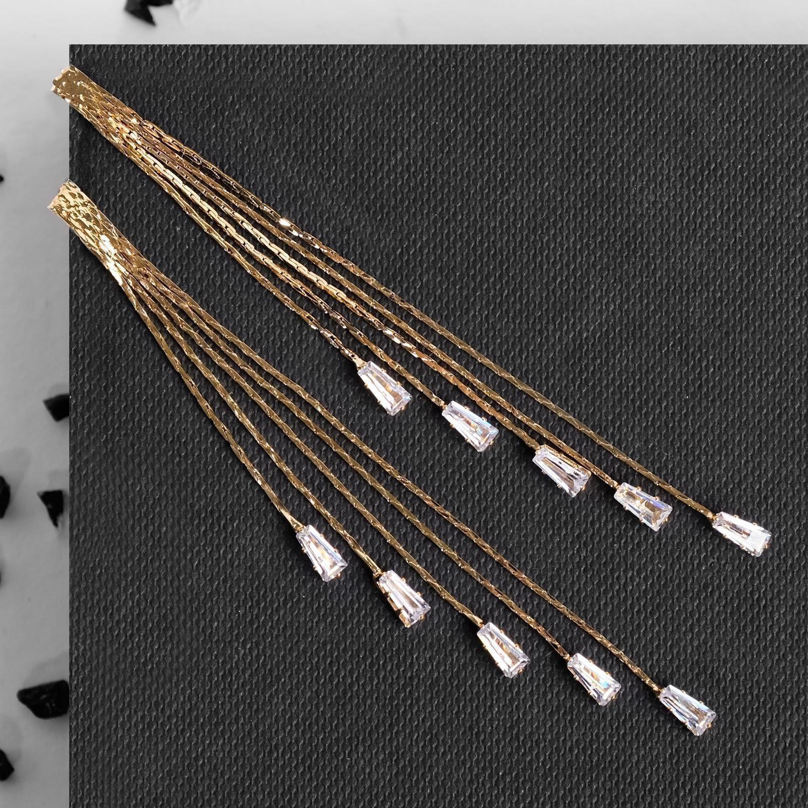 Серьги висячие со стразами 