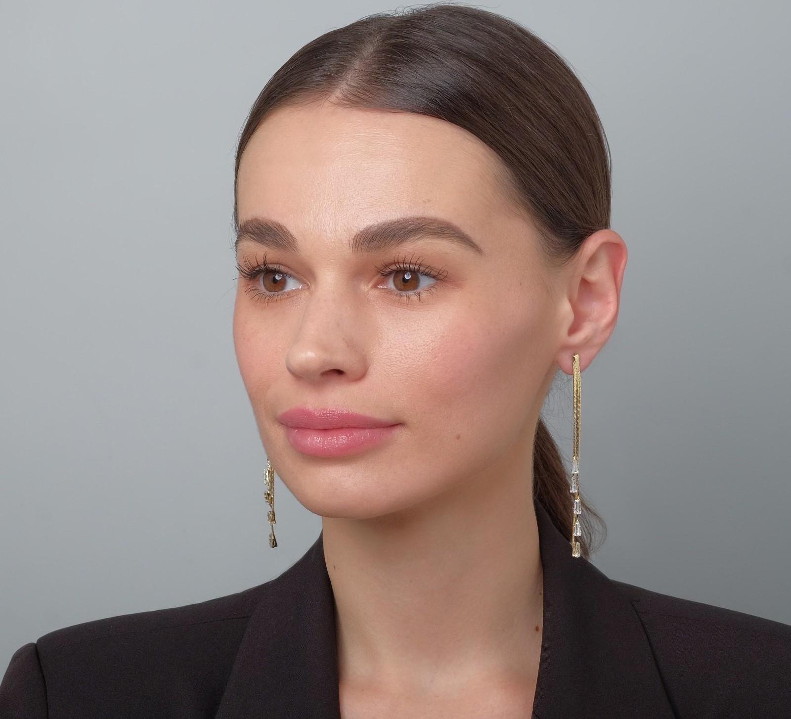 Серьги висячие со стразами 