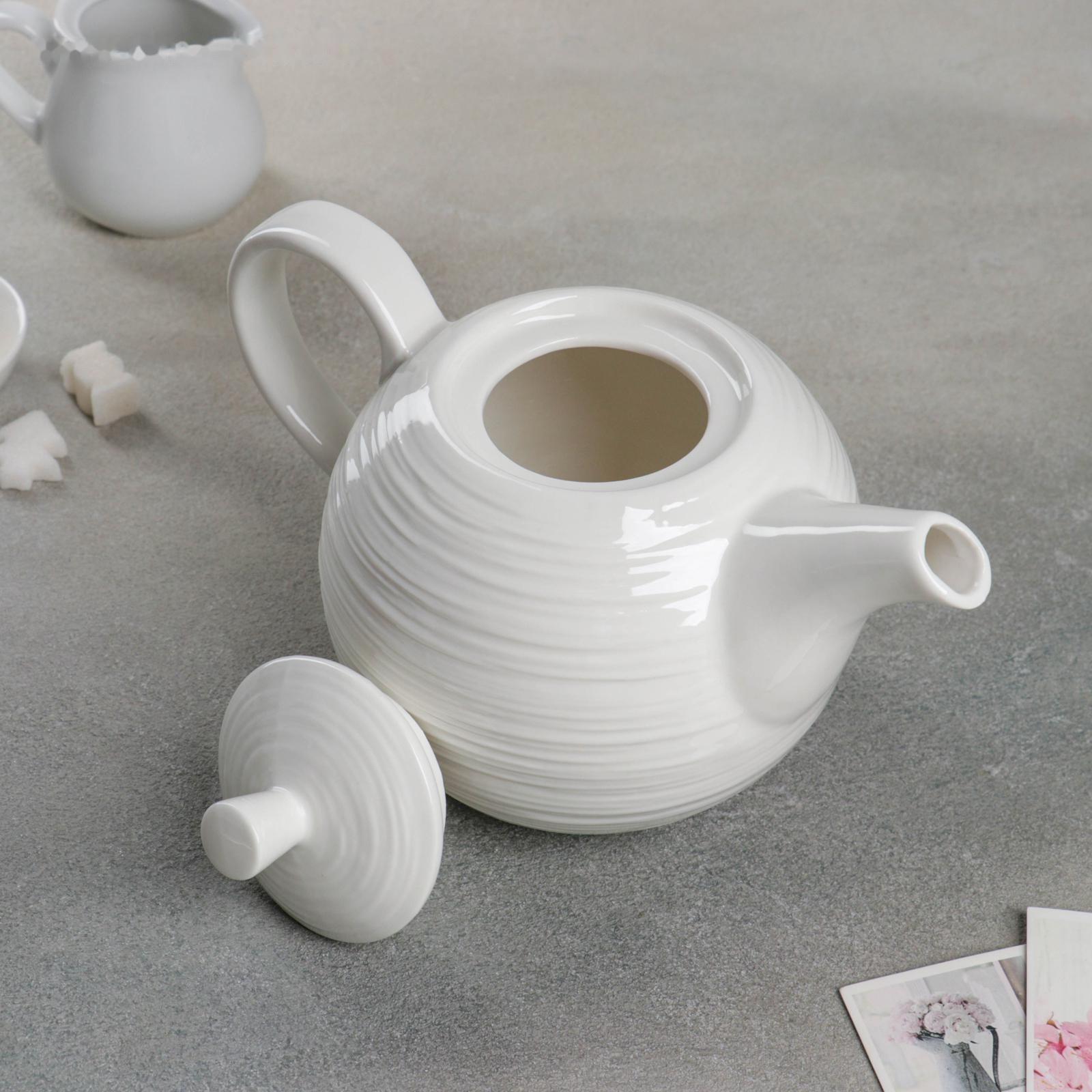 Чайник фарфоровый заварочный Доляна «Полосы», 850 мл, подогрев, деревянная подставка