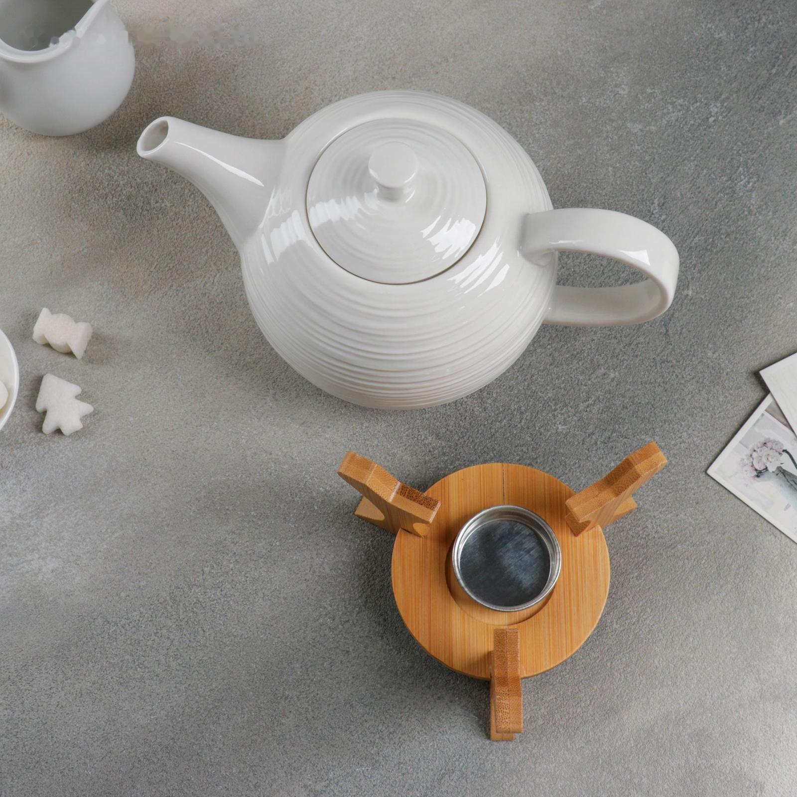 Чайник фарфоровый заварочный Доляна «Полосы», 850 мл, подогрев, деревянная подставка