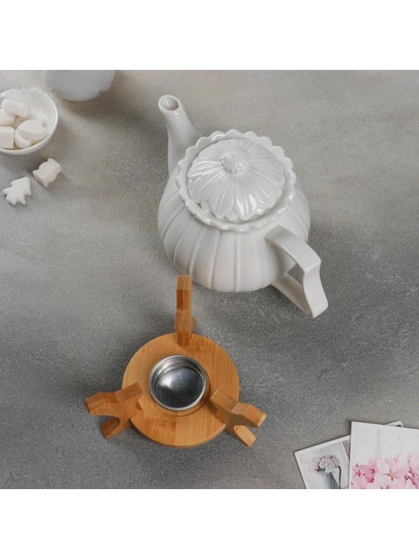 Чайник фарфоровый заварочный Доляна «Тюльпан», 700 мл, подогрев, деревянная подставка