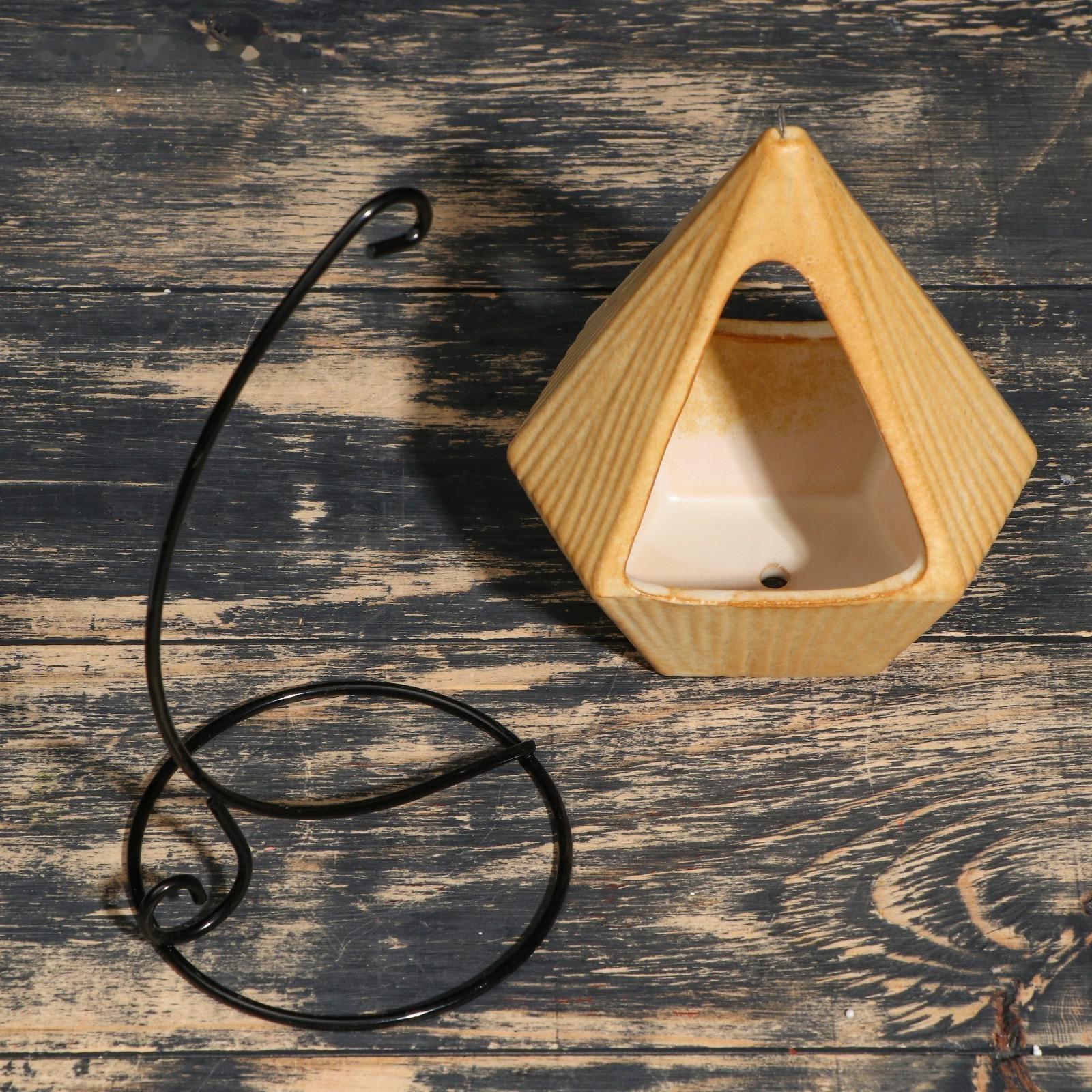 Горшок на подставке 