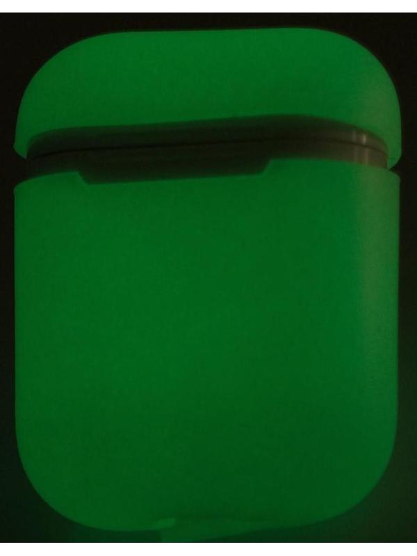 Чехол LuazON для футляра AirPods 1/2, мат. верха: силикон, 56х24х47 мм, люминесцентный белый