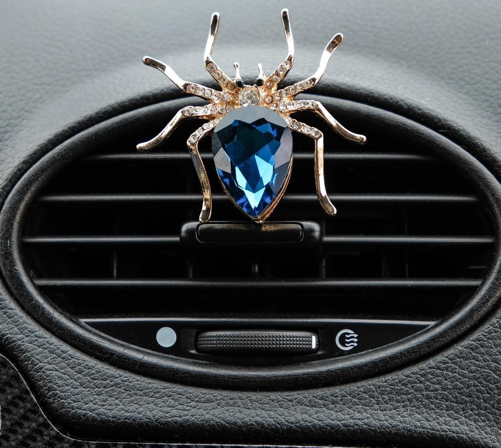 Украшение в дефлектор автомобиля 