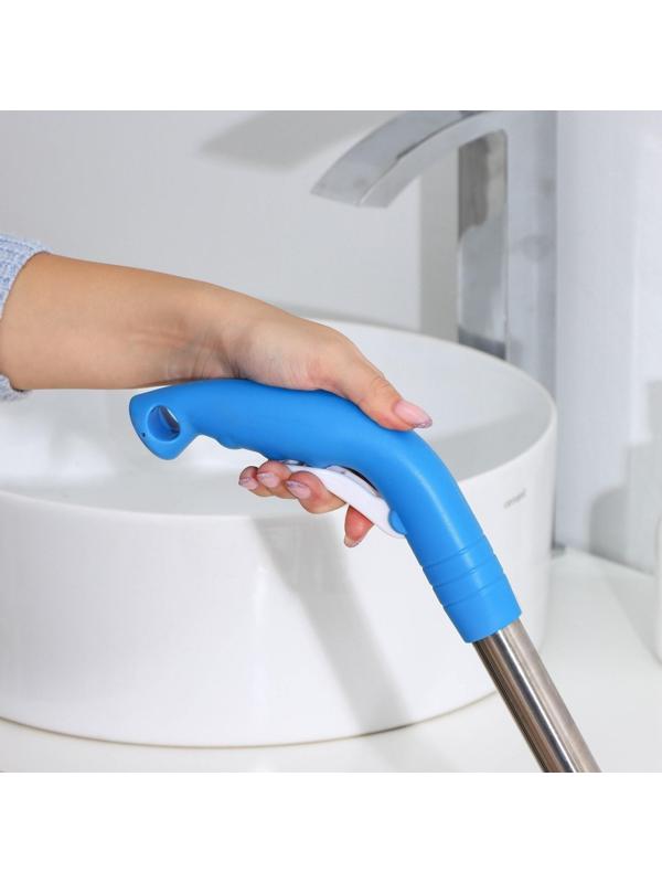 Швабра для мытья пола с распылителем и щёткой Доляна, насадка из микрофибры 42×14 см, стальная ручка 120 см, цвет МИКС