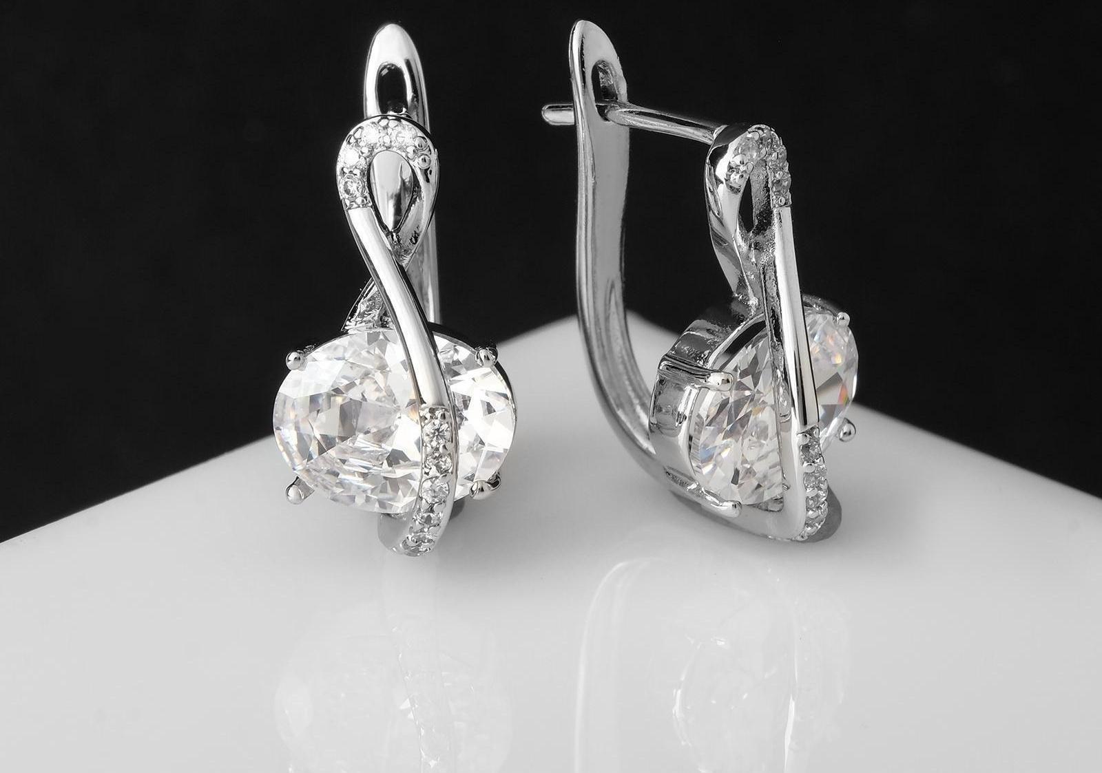 Серьги со стразами 