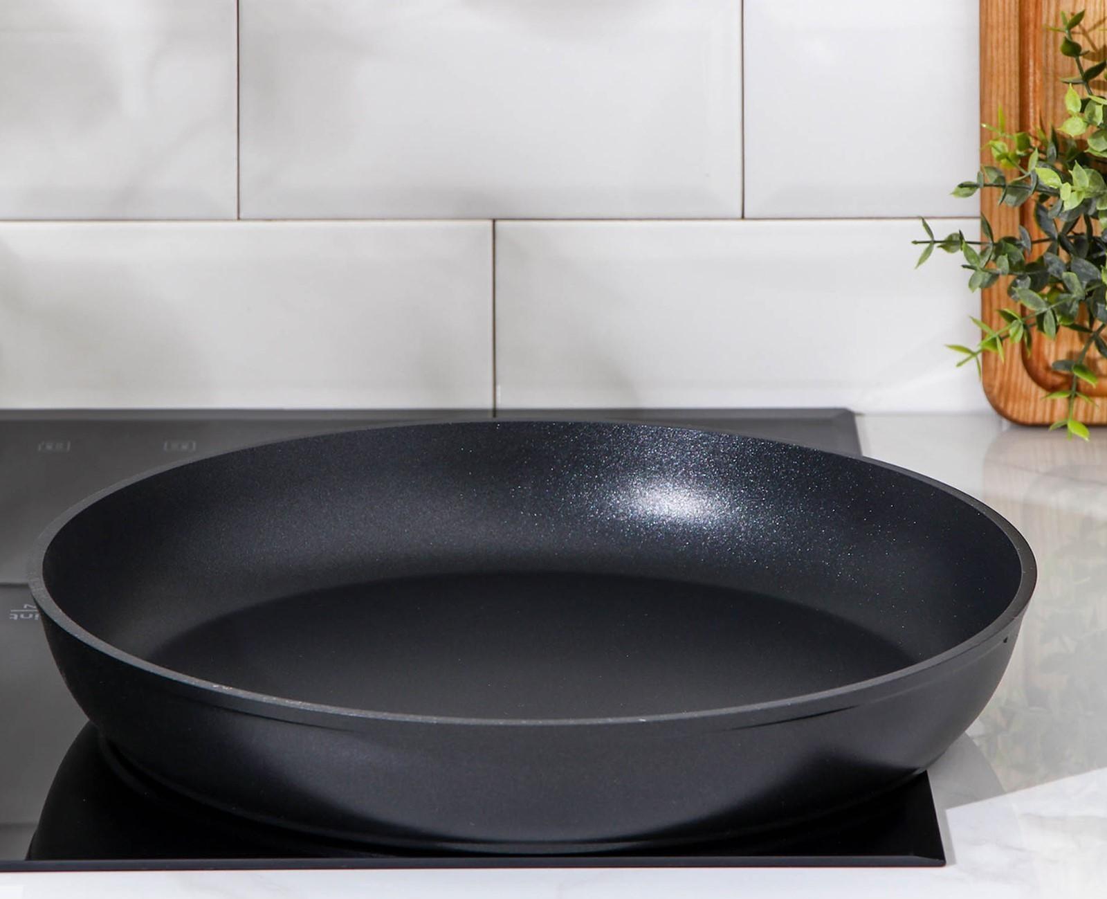 Сковорода, d=34 см, без ручек, антипригарное покрытие, цвет чёрный