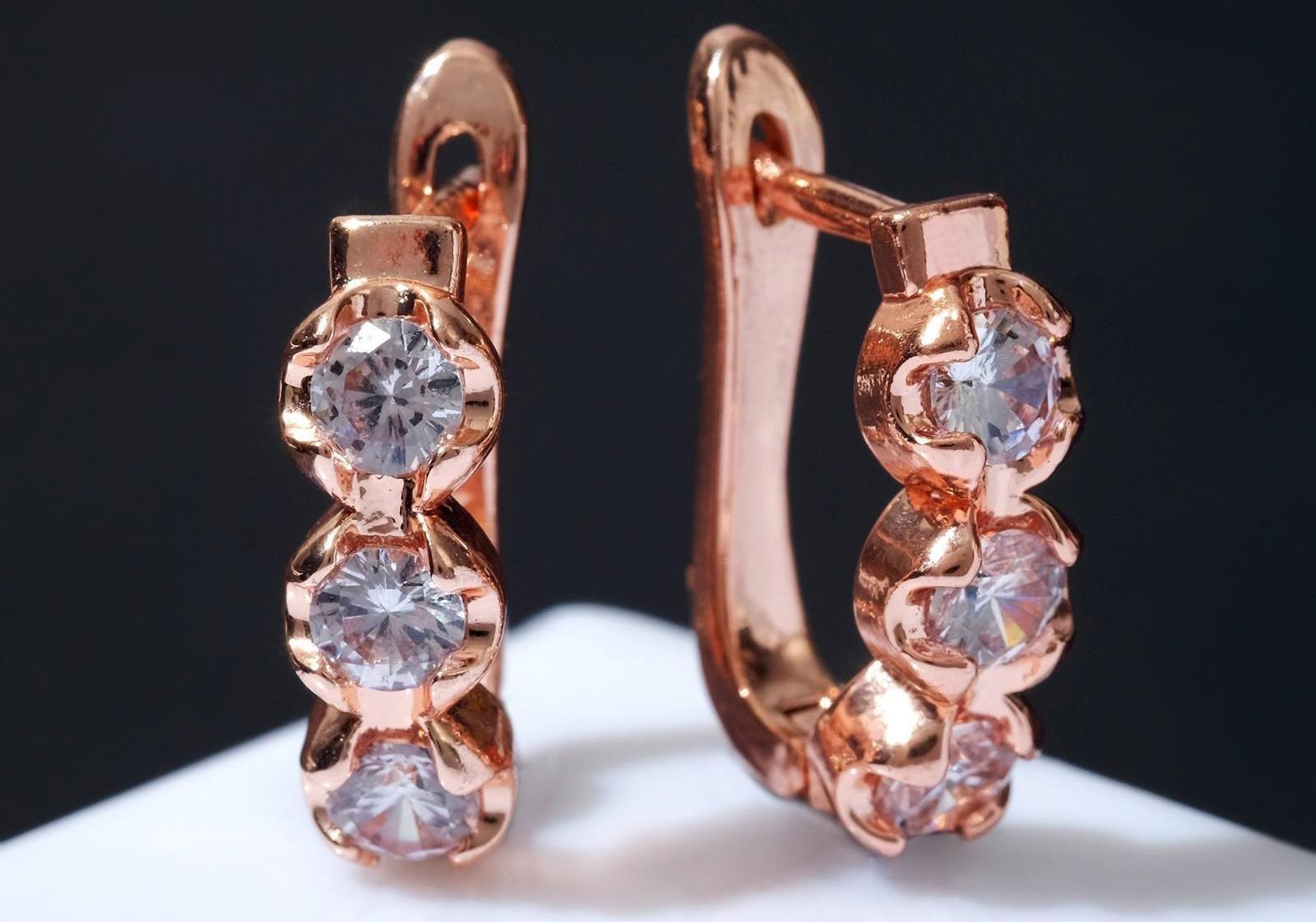 Серьги со стразами 