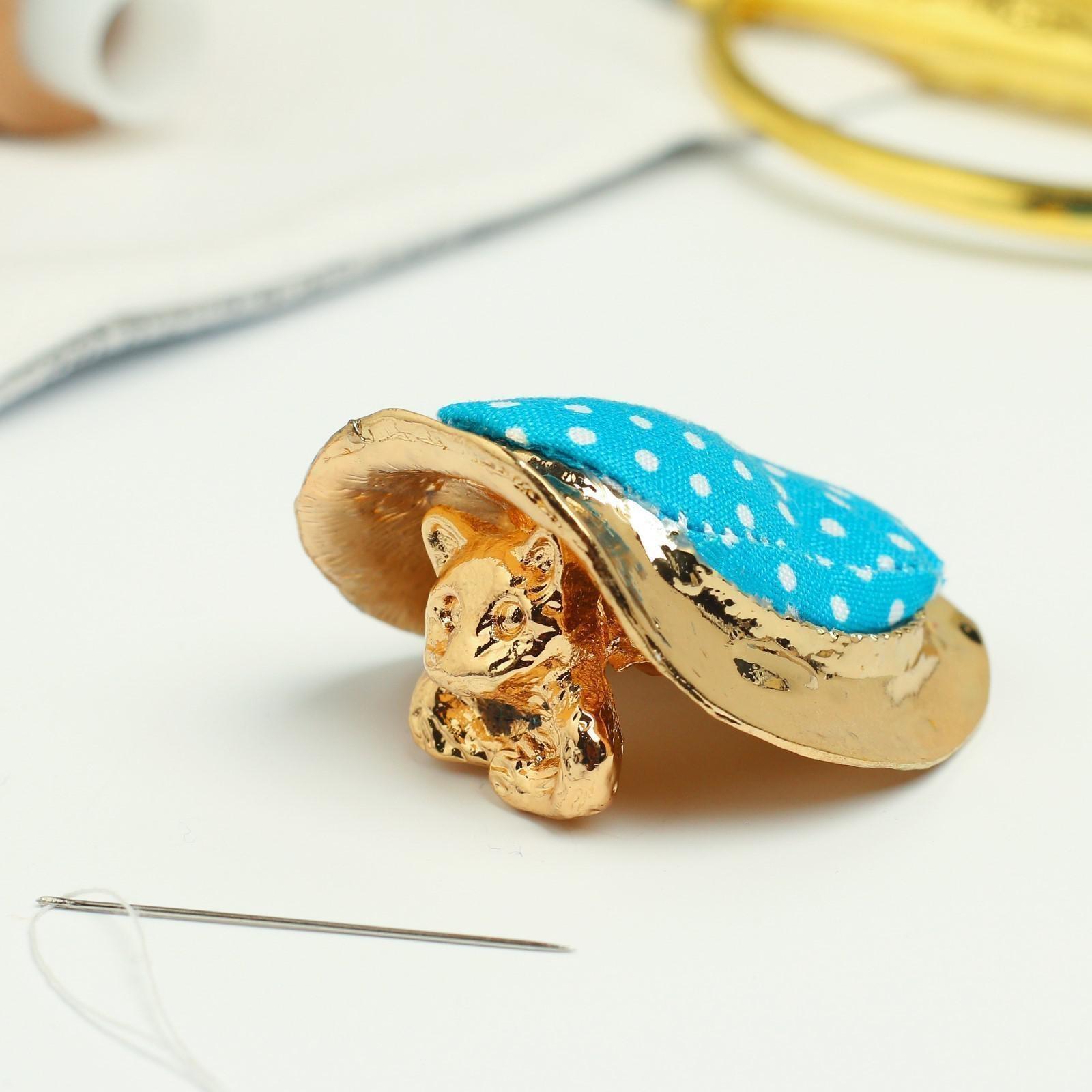 Игольница «Котёнок и шляпа», под зoлoто