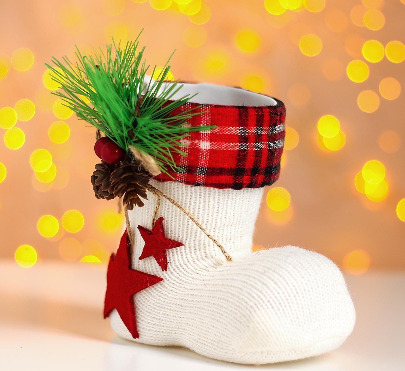 Конфетница «Сапожок», с еловой веточкой