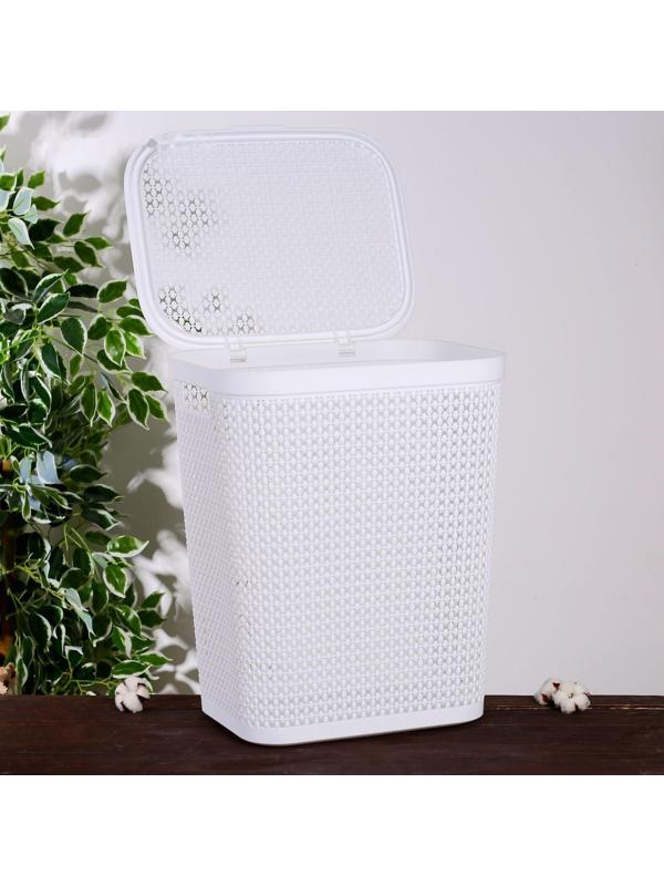 Корзина бельевая с крышкой «Пирула», 55 л, 42×34×54 см, цвет белый