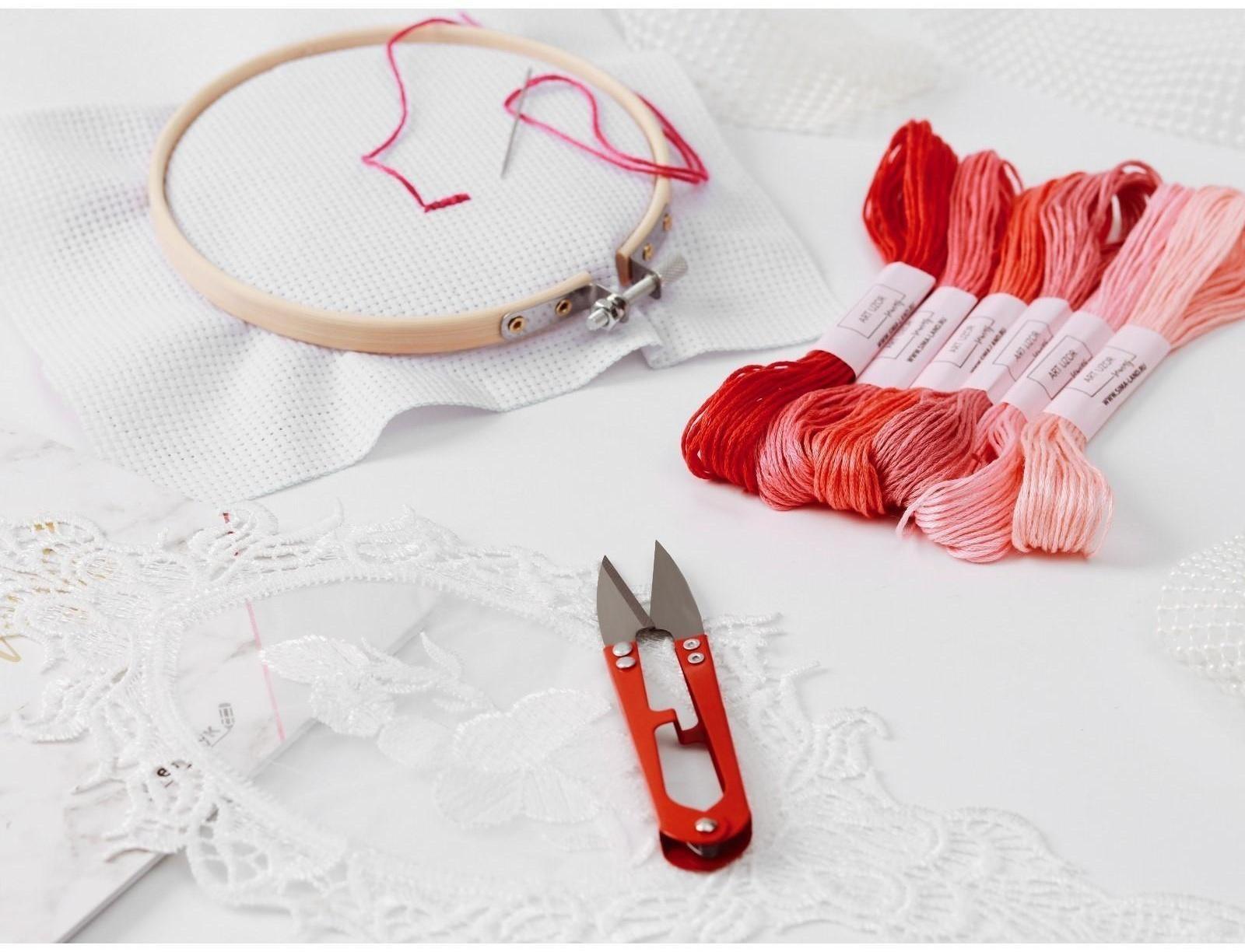 Набор ниток мулине, 8 ± 1 м, 7 шт, цвет розовый спектр