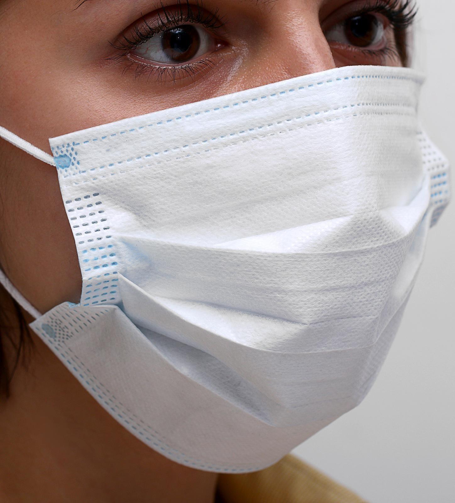 Маска медицинская, трёхслойная, нестерильная, 50 штук.