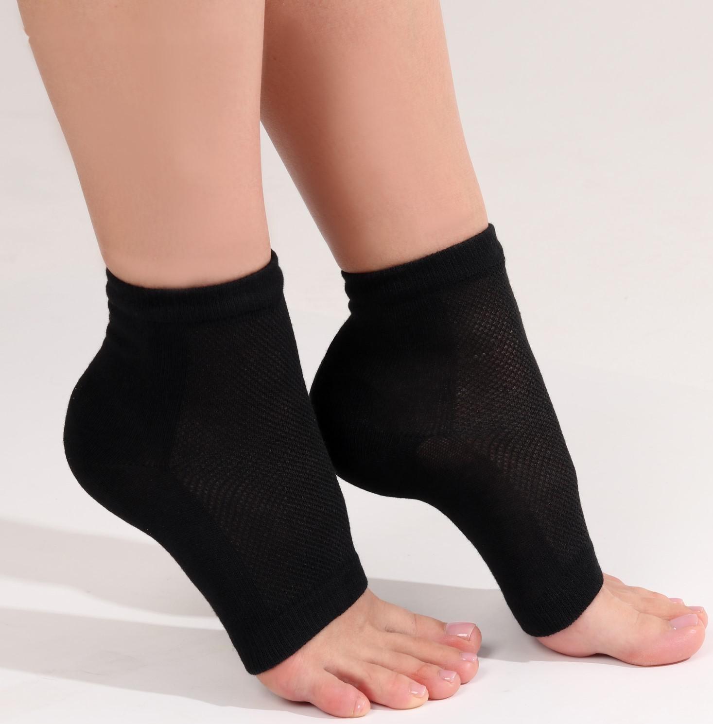 Напяточники для педикюра, увлажняющие, 16 × 8,5 см, one size, цвет чёрный