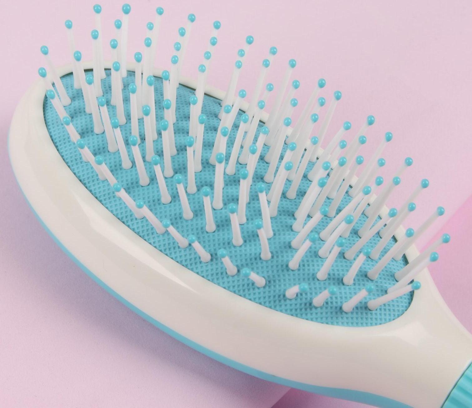 Набор расчёсок, 3 предмета, в футляре, цвет МИКС