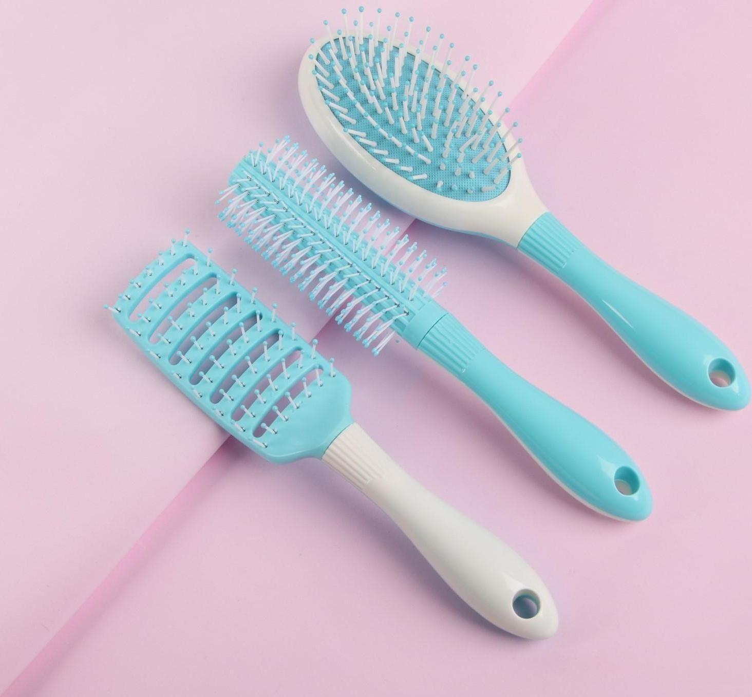 Набор расчёсок, 3 предмета, в футляре, цвет МИКС