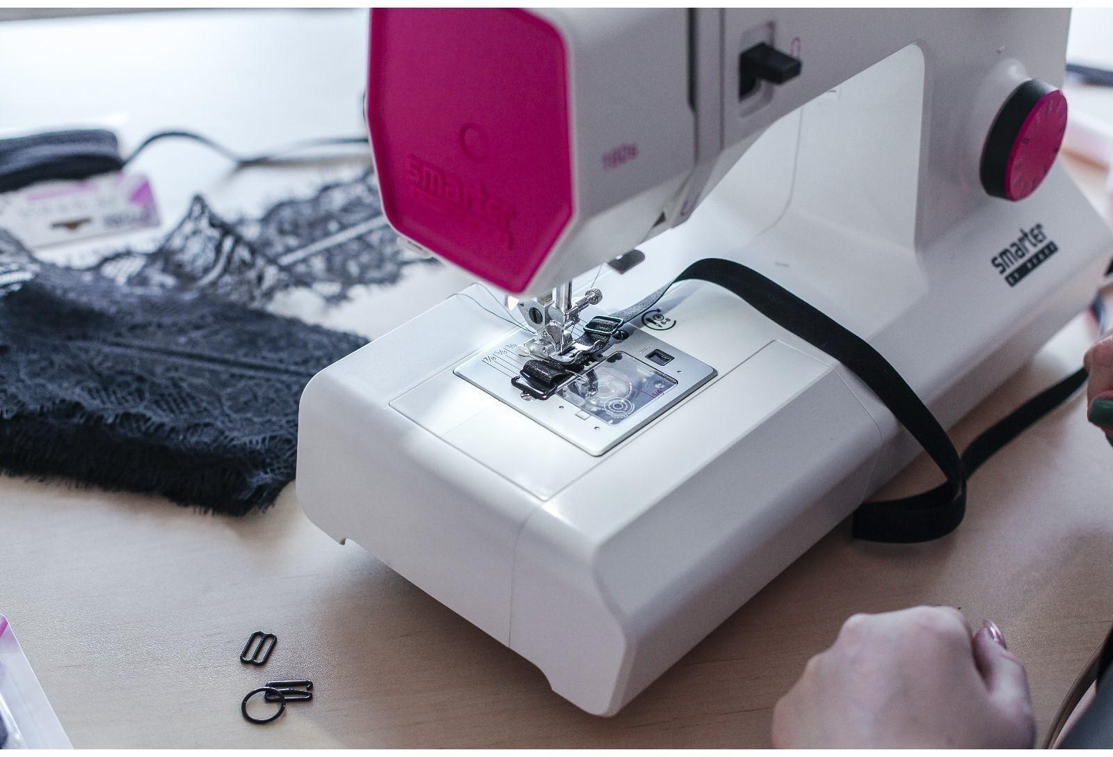 Резинка для бретелей, блестящая, 15 мм, 10 ± 0,5 м, цвет чёрный