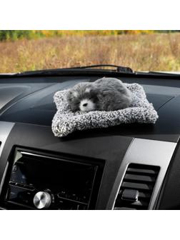 Игрушка на панель авто, собака на подушке, серый окрас