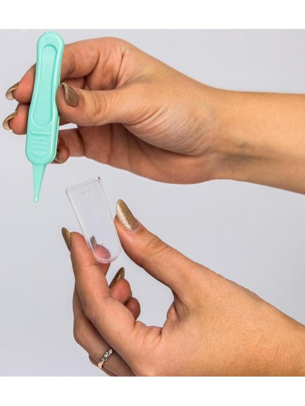 Пинцет для чистки носа, детский, с колпачком, цвет зеленый