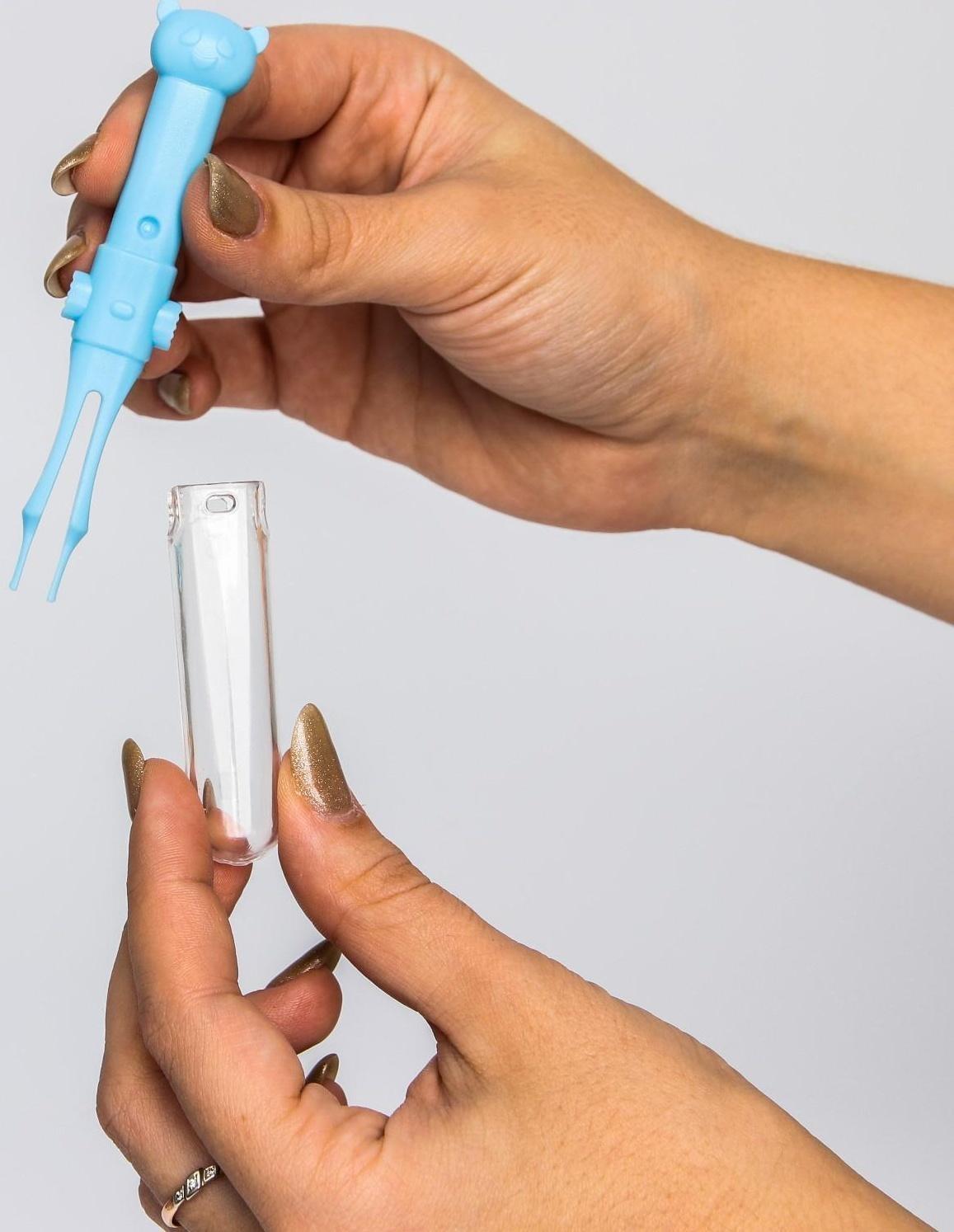 Пинцет для чистки носа, детский, с колпачком, цвет МИКС