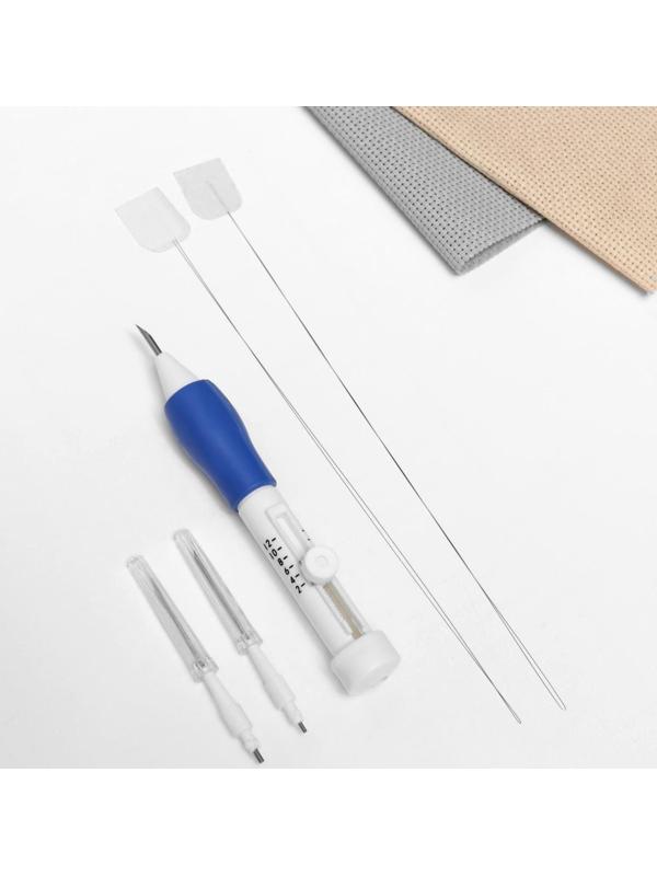 Игла для вышивания, для ковровой техники, d = 1,3/1,6/2,2 мм, с нитевдевателем, цвет белый/синий