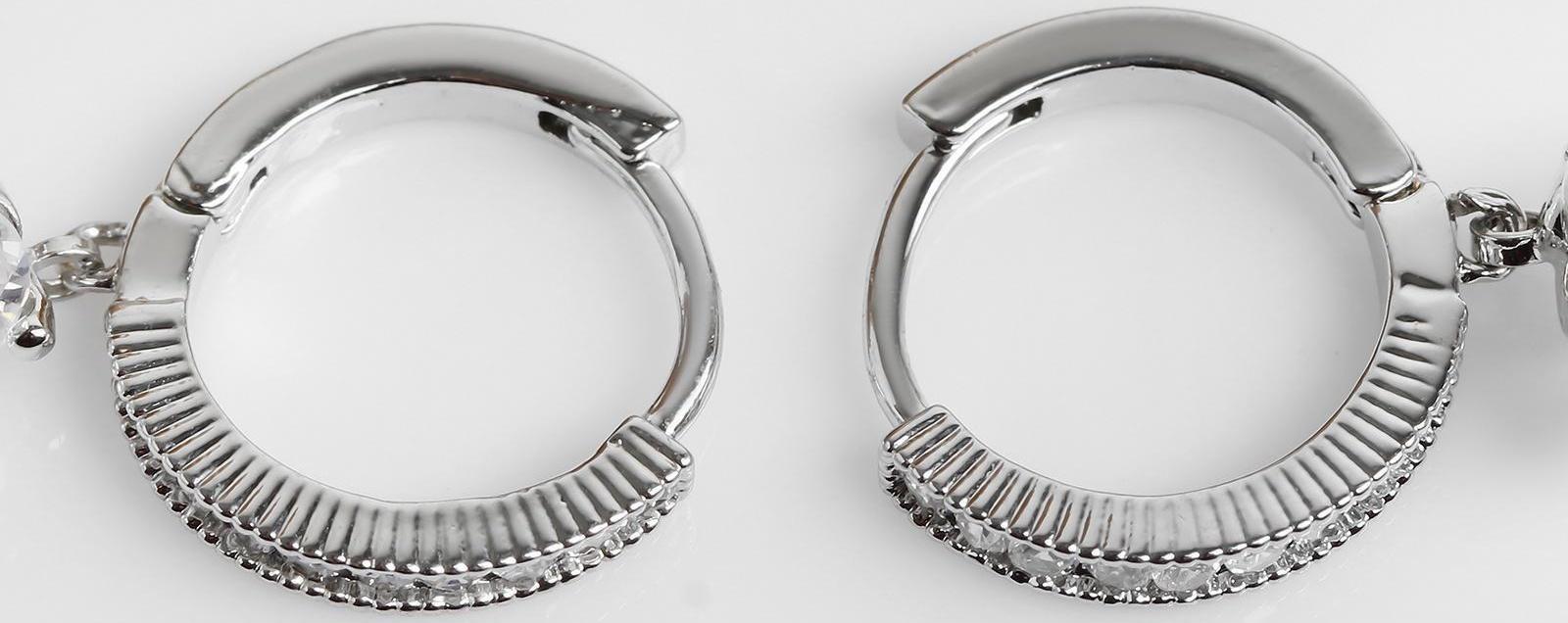 Серьги со стразами 