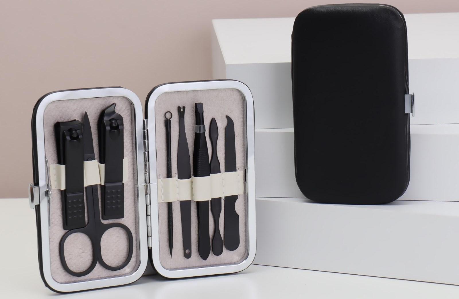 Набор маникюрный «Black», 8 предметов, в футляре, цвет чёрный