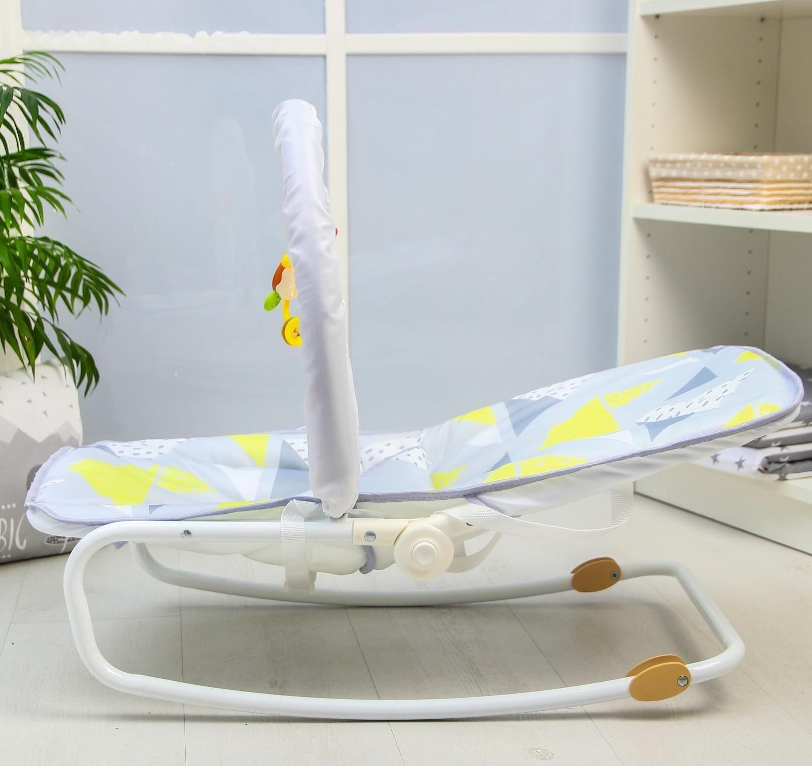 Шезлонг - качалка для новорождённых «Геометрия», игровая дуга, игрушки МИКС