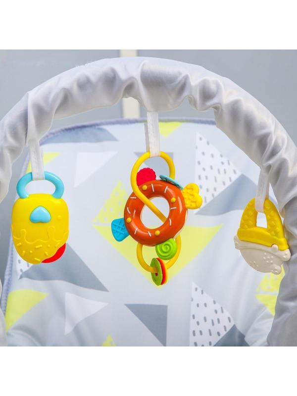 Шезлонг - качалка для новорождённых «Геометрия», игровая дуга, игрушки МИКС