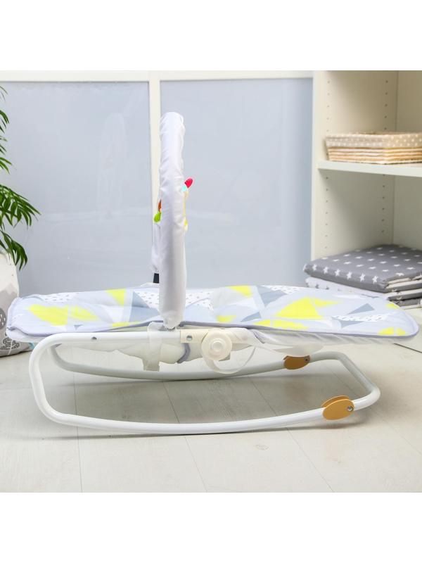 Шезлонг - качалка для новорождённых «Геометрия», игровая дуга, игрушки МИКС