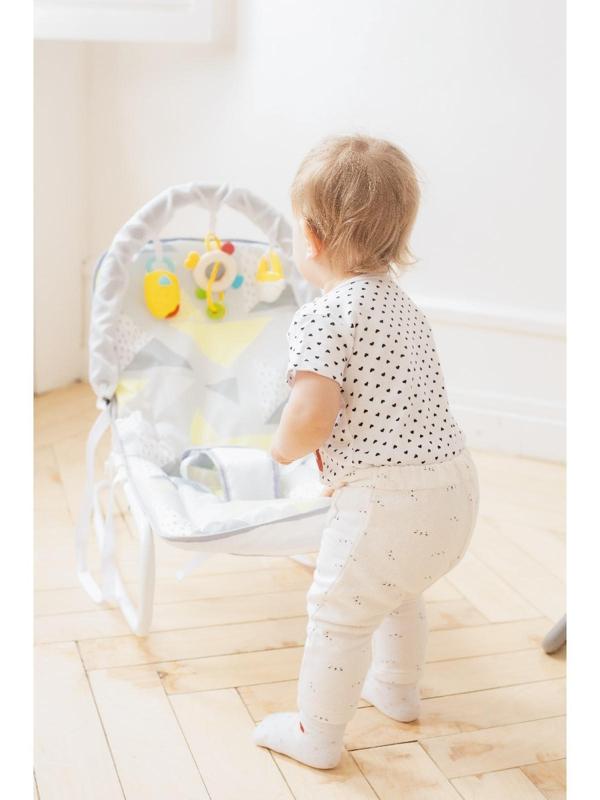 Шезлонг - качалка для новорождённых «Геометрия», игровая дуга, игрушки МИКС