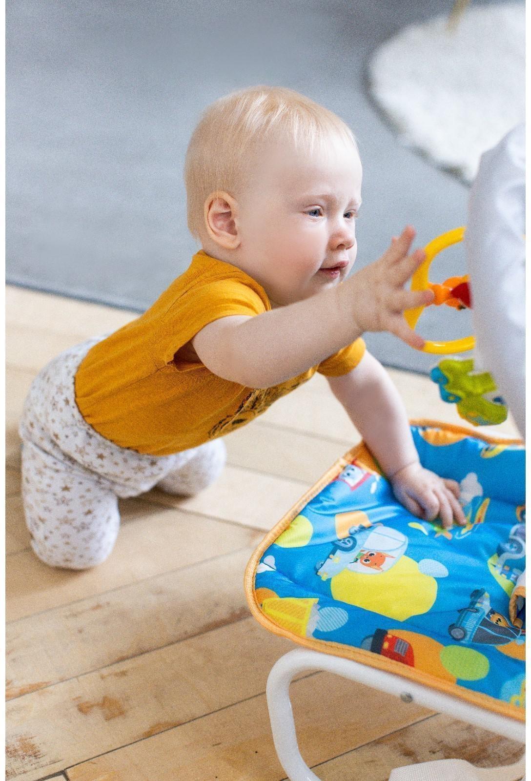 Шезлонг - качалка для новорождённых «Транспорт», игровая дуга, игрушки МИКС