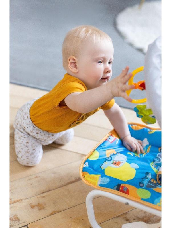 Шезлонг - качалка для новорождённых «Транспорт», игровая дуга, игрушки МИКС