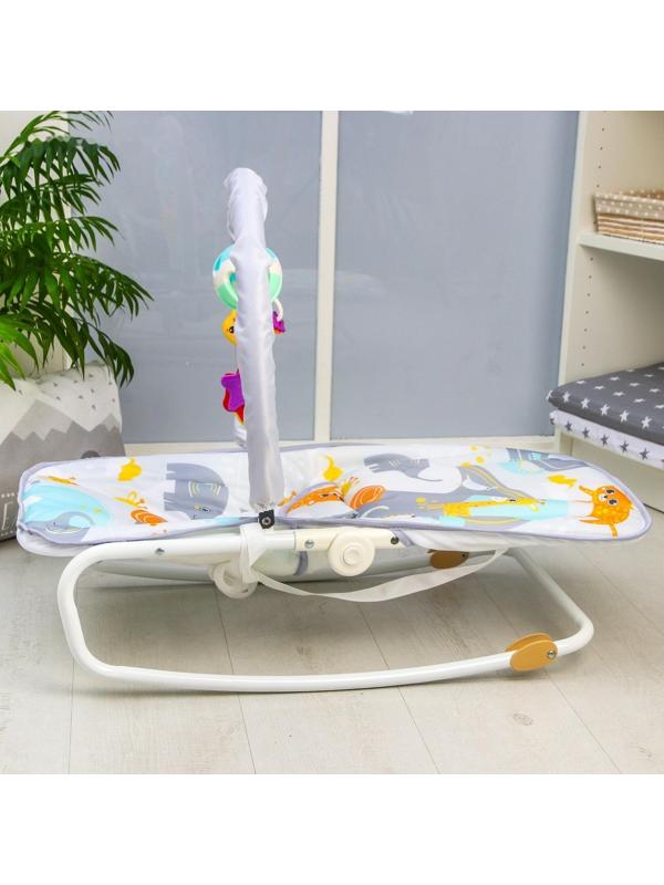 Шезлонг - качалка для новорождённых «Веселые зверята», игровая дуга, игрушки МИКС