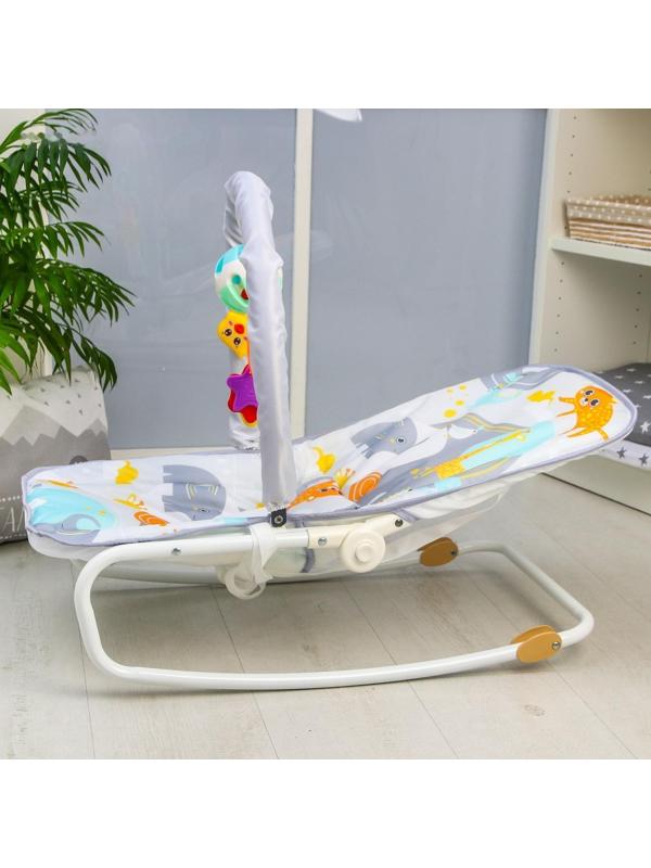 Шезлонг - качалка для новорождённых «Веселые зверята», игровая дуга, игрушки МИКС