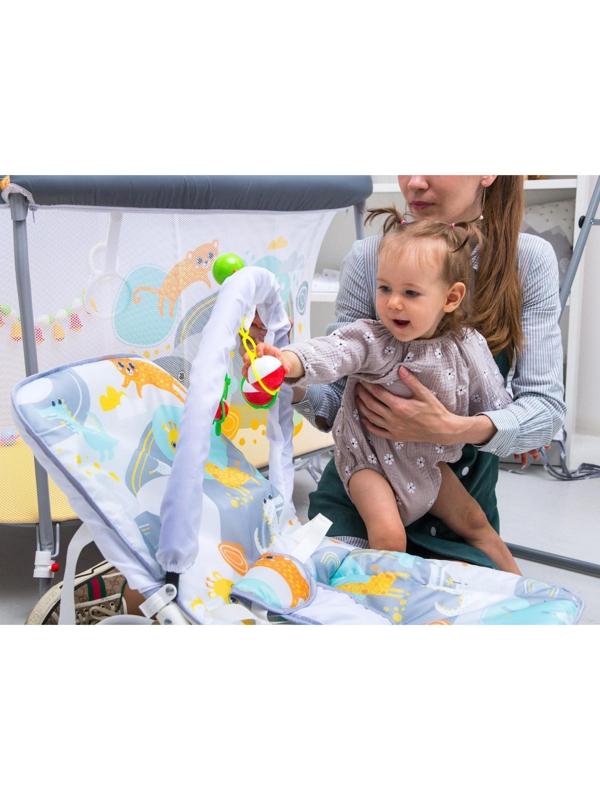 Шезлонг - качалка для новорождённых «Веселые зверята», игровая дуга, игрушки МИКС