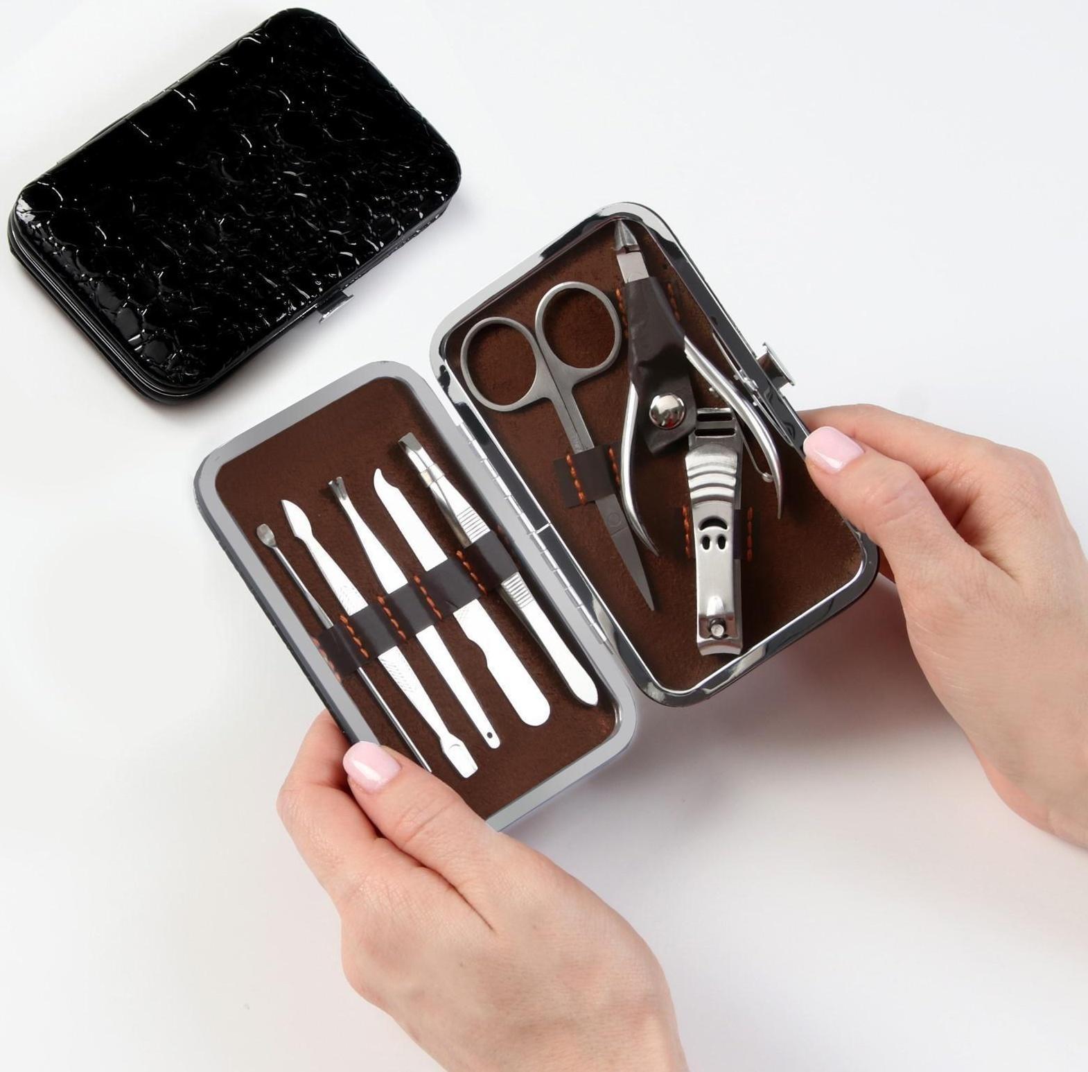 Набор маникюрный «Рептилия», 8 предметов, в футляре, цвет чёрный