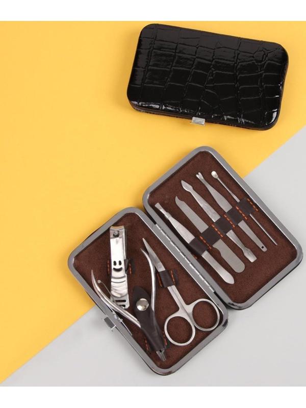Набор маникюрный «Рептилия», 8 предметов, в футляре, цвет чёрный