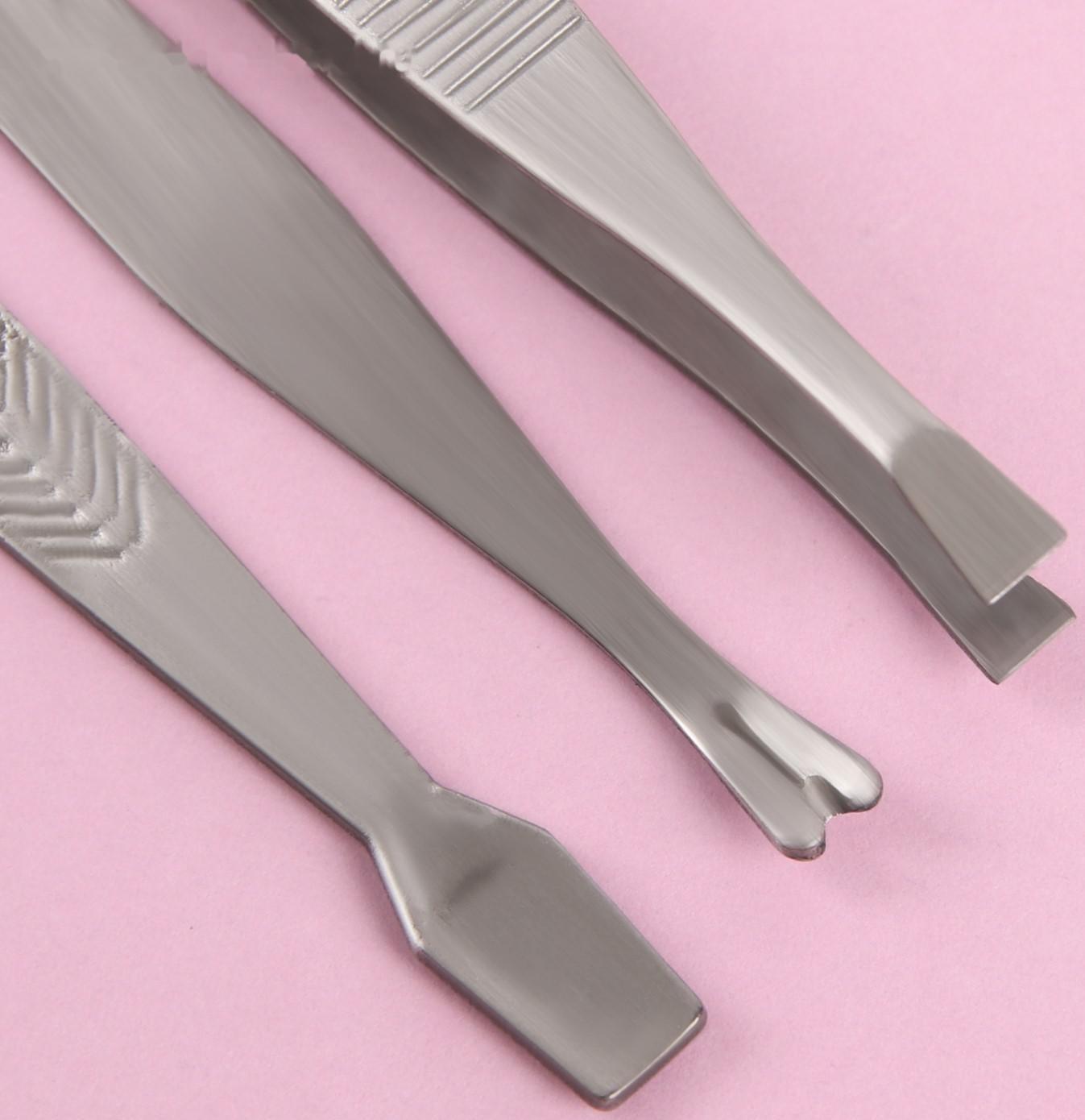 Набор маникюрный «Рептилия», 8 предметов, в футляре, цвет красный